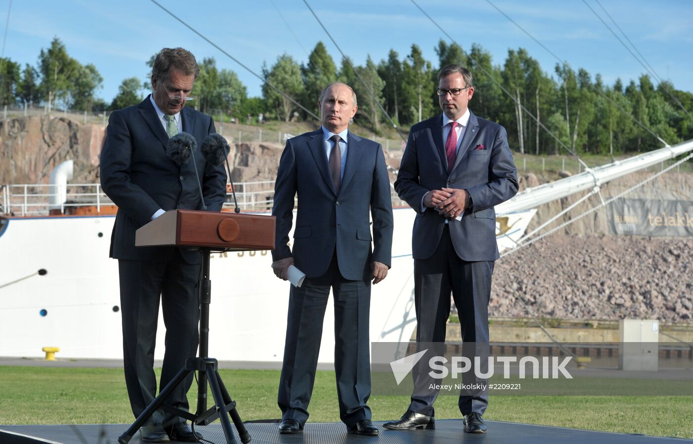 Vladimir Putin visits Finland