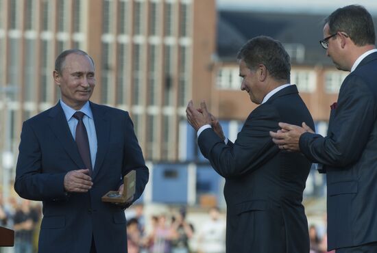 Vladimir Putin visits Finland