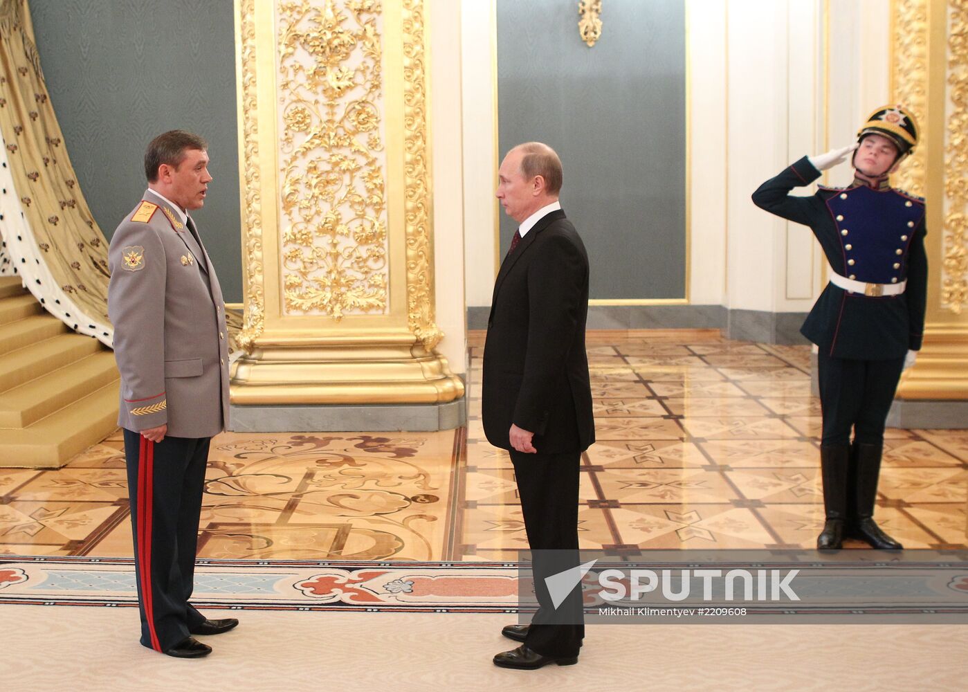 Vladimir Putin at reception to honor military graduates