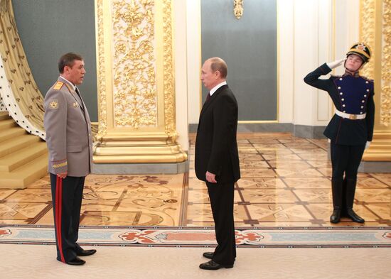 Vladimir Putin at reception to honor military graduates