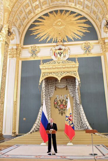 Vladimir Putin at reception to honor military graduates