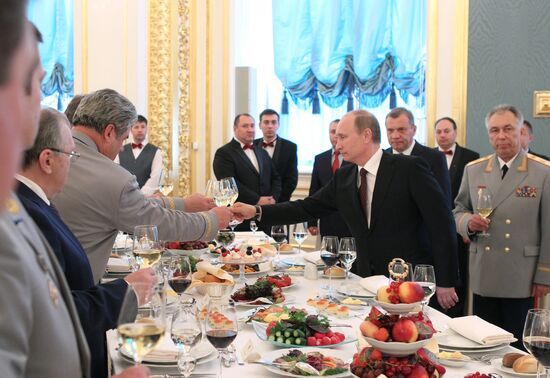 Vladimir Putin at reception to honor military graduates