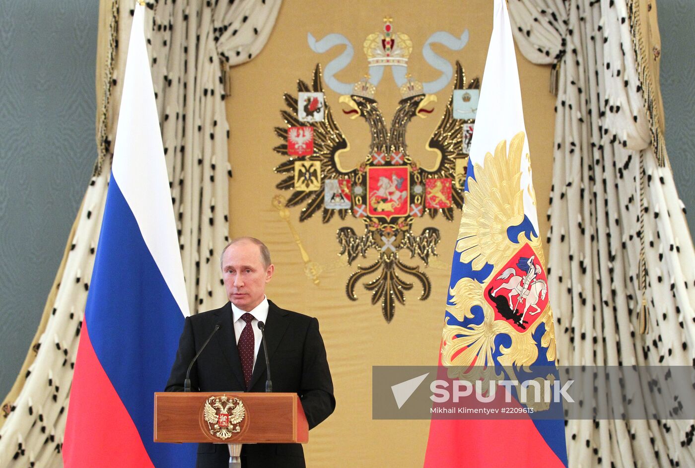 Vladimir Putin at reception to honor military graduates