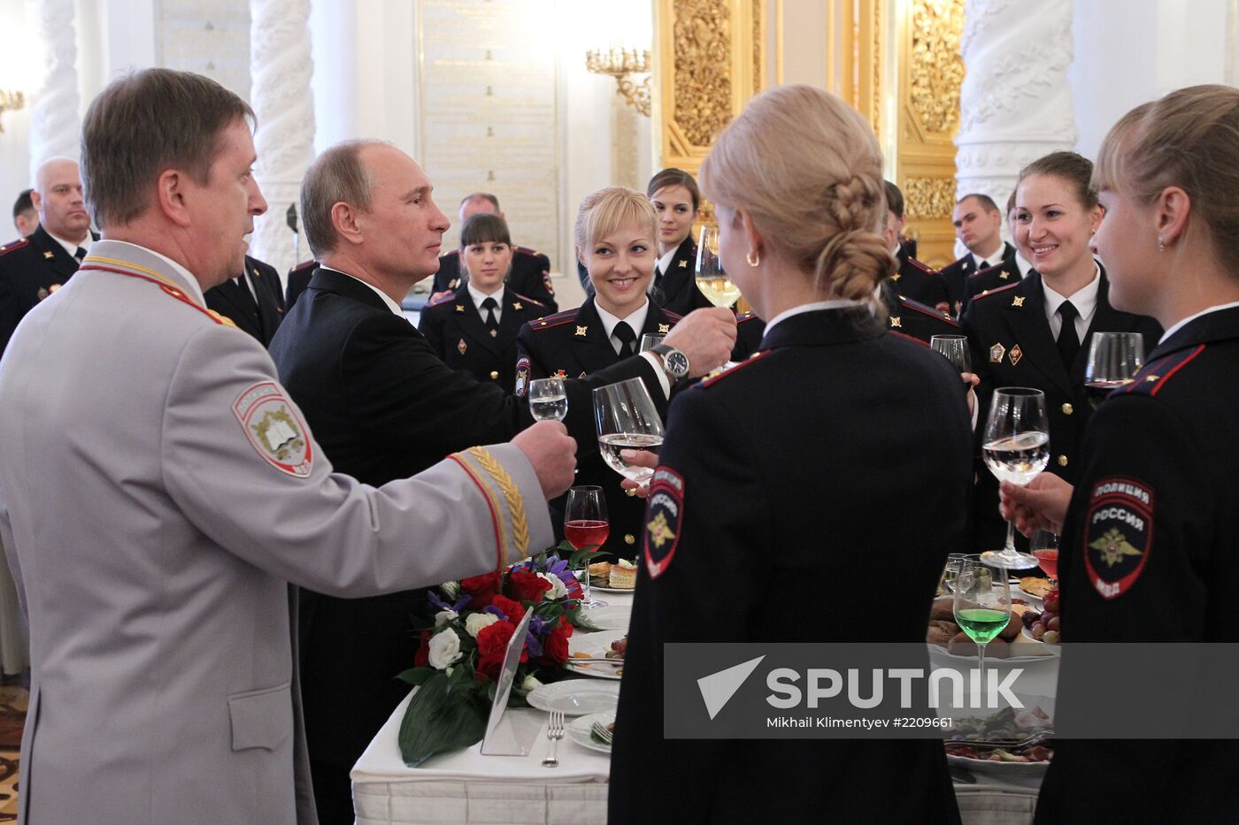 Vladimir Putin at reception to honor military graduates