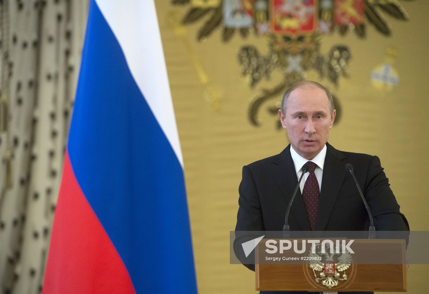 Vladimir Putin at reception to honor military graduates