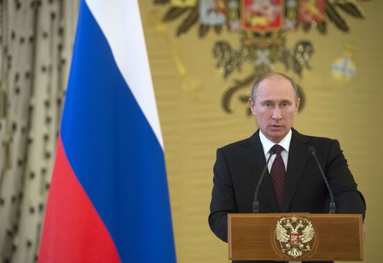 Vladimir Putin at reception to honor military graduates