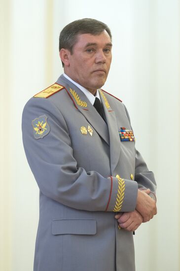 Vladimir Putin at reception to honor military graduates