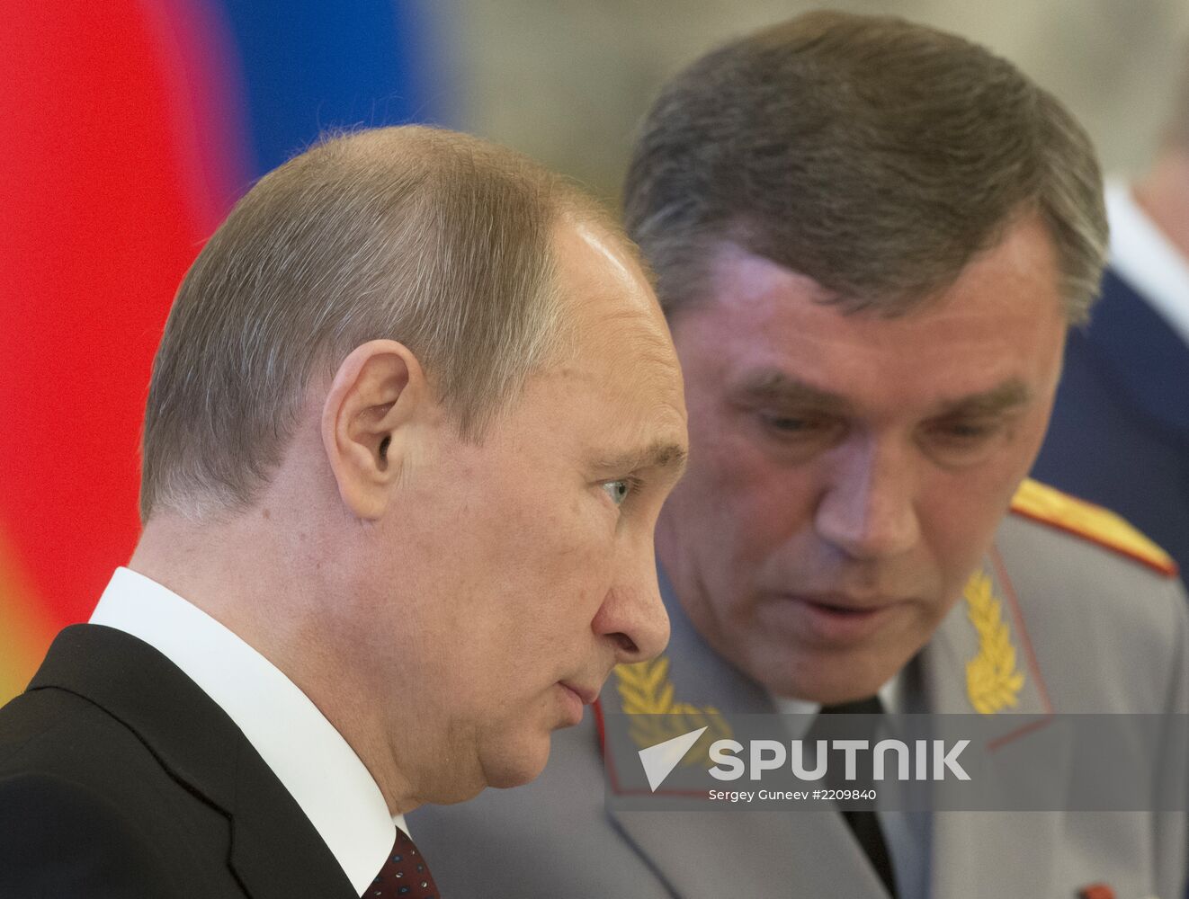 Vladimir Putin at reception to honor military graduates