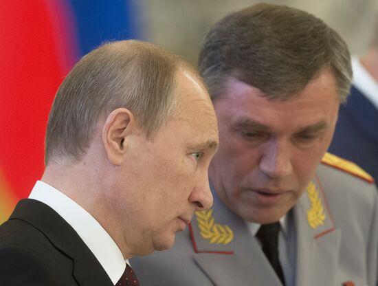 Vladimir Putin at reception to honor military graduates