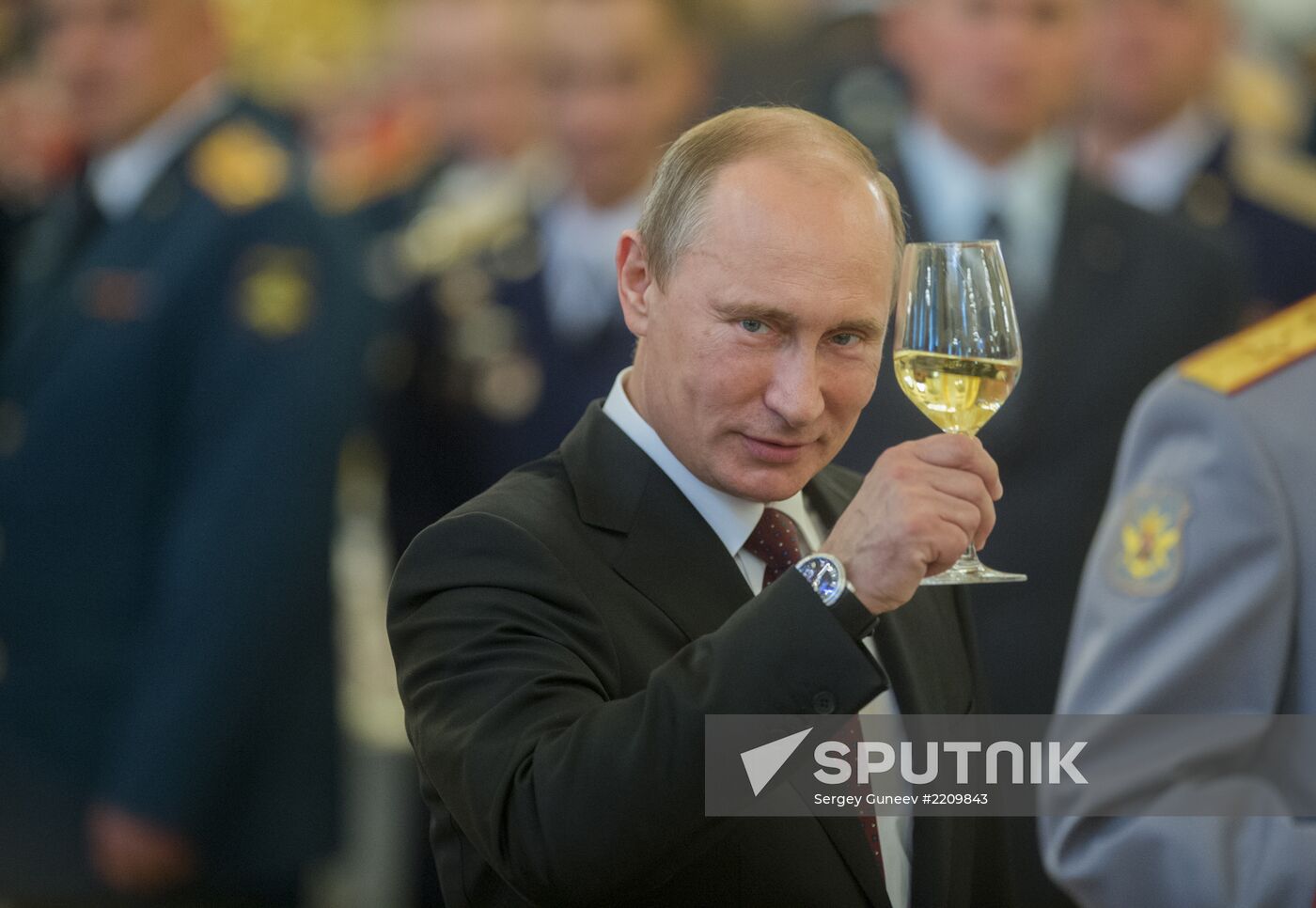 Vladimir Putin at reception to honor military graduates