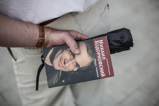 Rally marks birthday of Mikhail Khodorkovsky