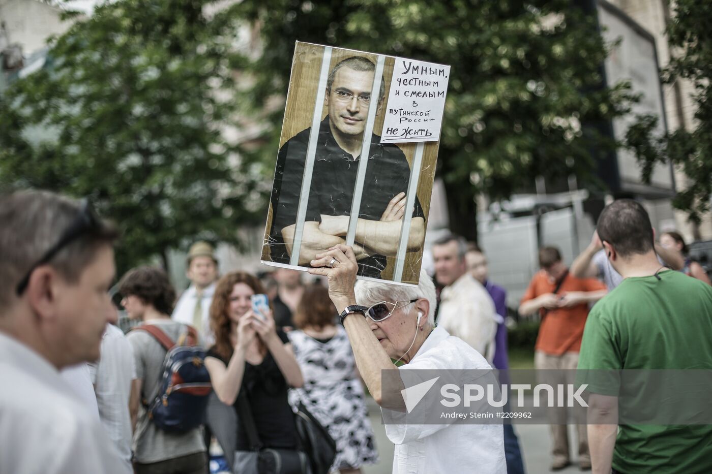 Rally marks birthday of Mikhail Khodorkovsky
