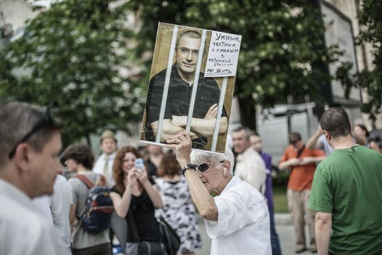 Rally marks birthday of Mikhail Khodorkovsky