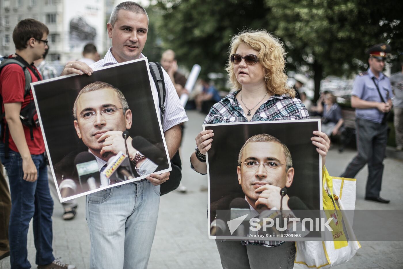 Rally marks birthday of Mikhail Khodorkovsky