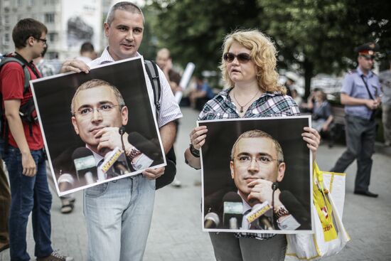 Rally marks birthday of Mikhail Khodorkovsky