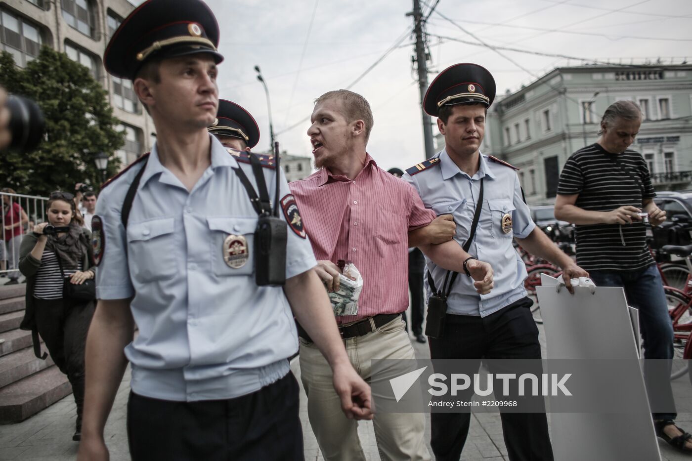Rally marks birthday of Mikhail Khodorkovsky