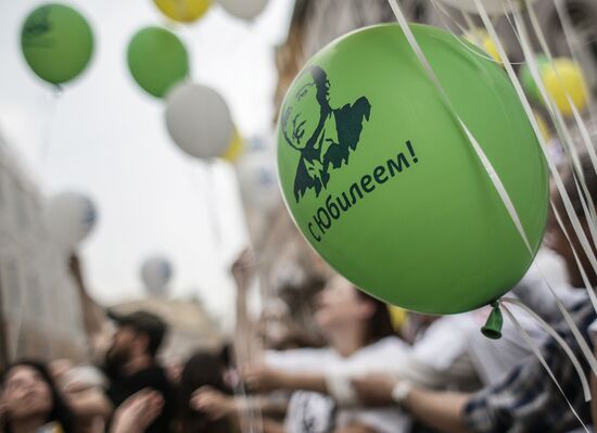 Rally marks birthday of Mikhail Khodorkovsky