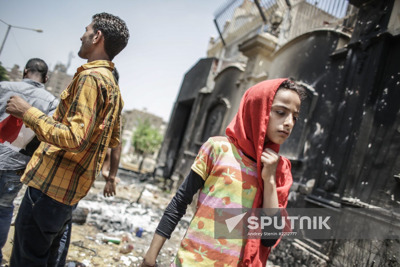 Protesters ransack Muslim Brotherhood office in Cairo