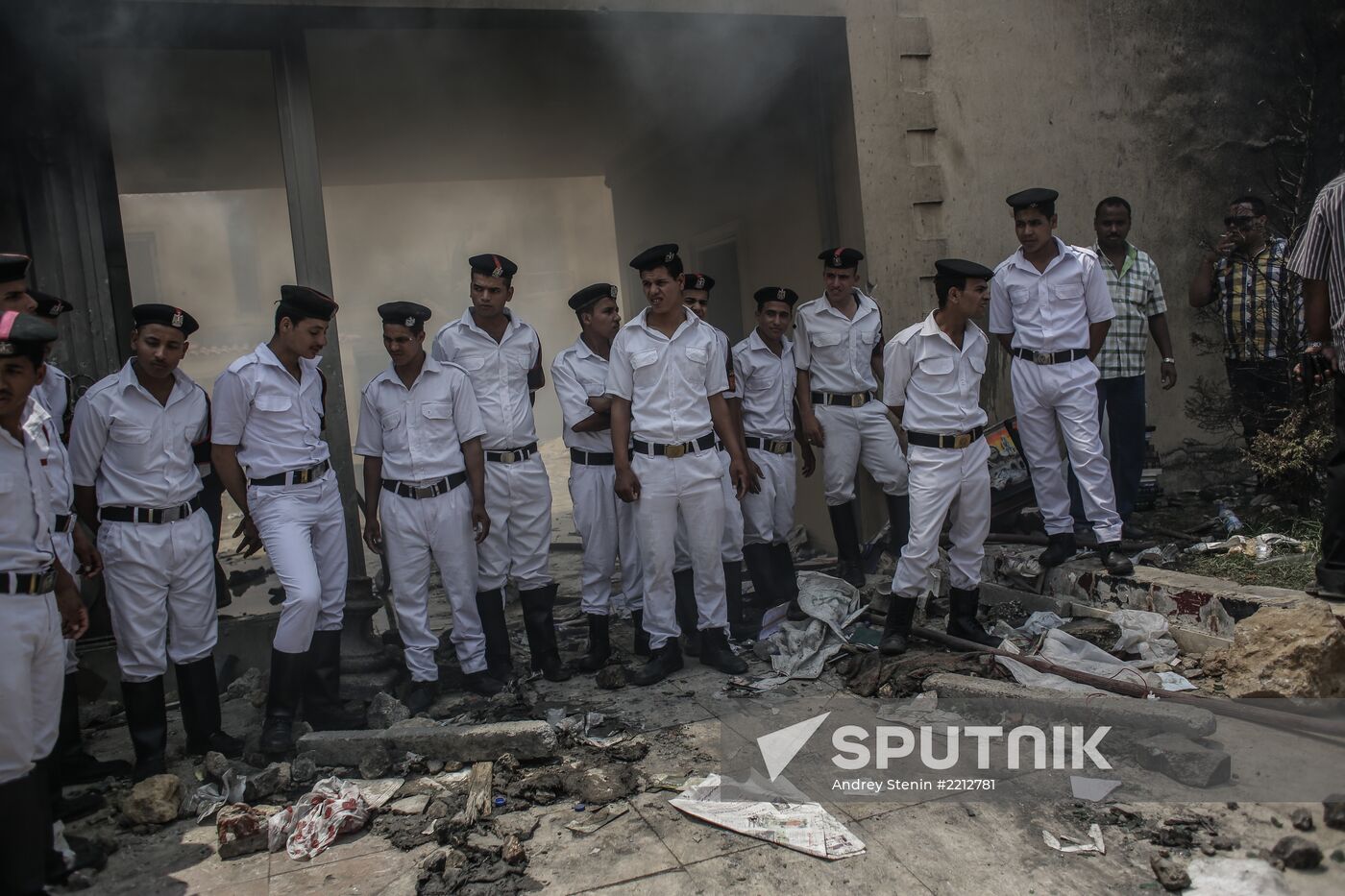 Protesters ransack Muslim Brotherhood office in Cairo