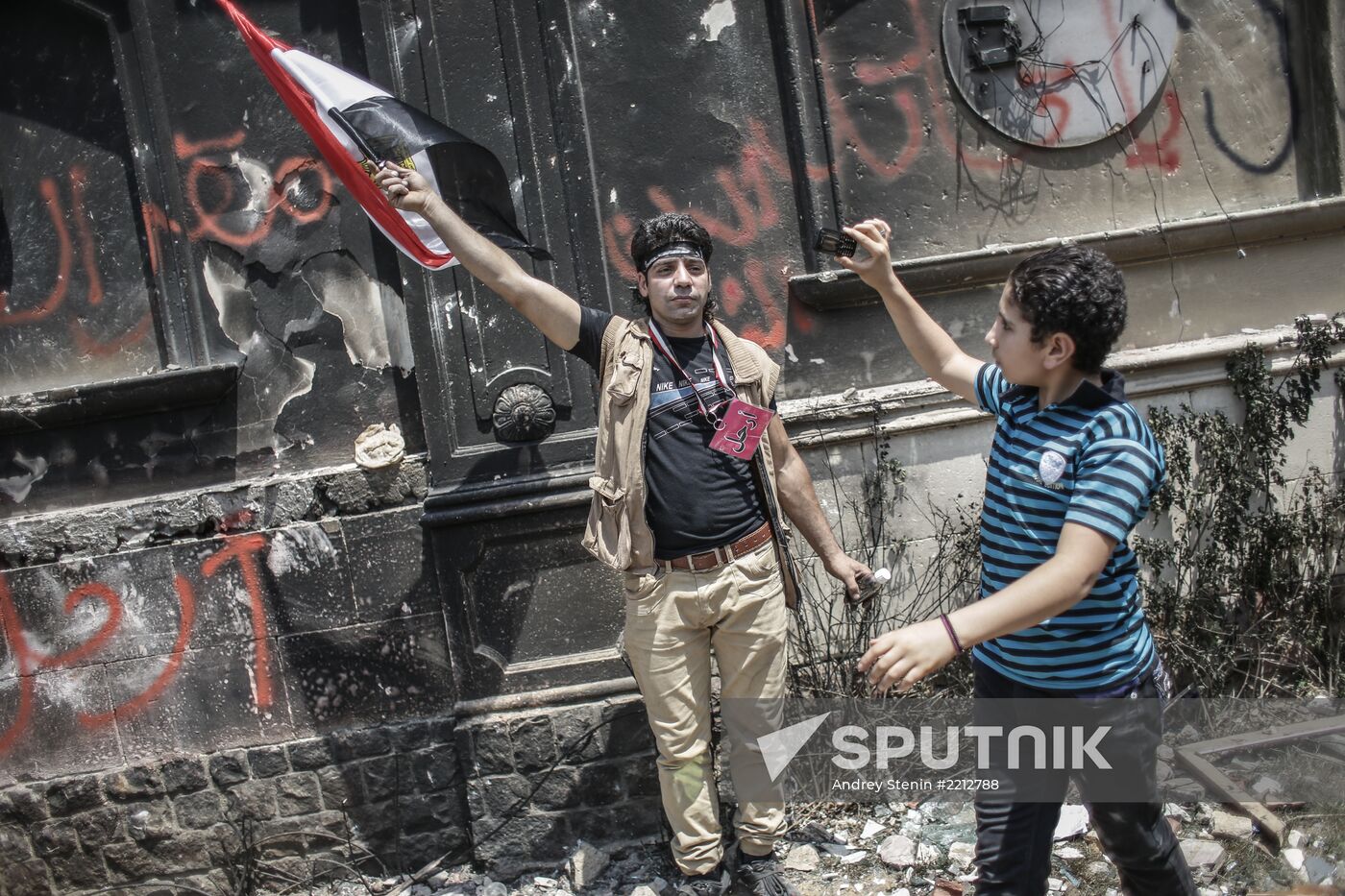 Protesters ransack Muslim Brotherhood office in Cairo