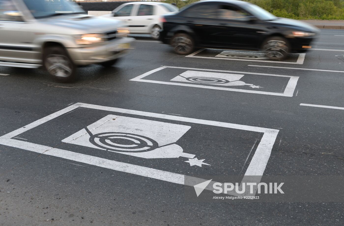 New road markings and signs on Russian highways