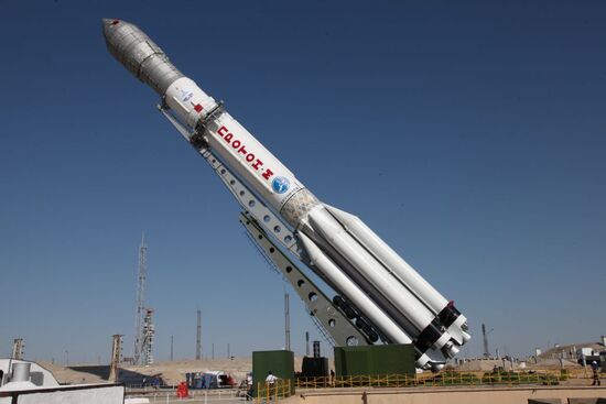 Protom-M rocket falls after launch from Baikonur Cosmodrome