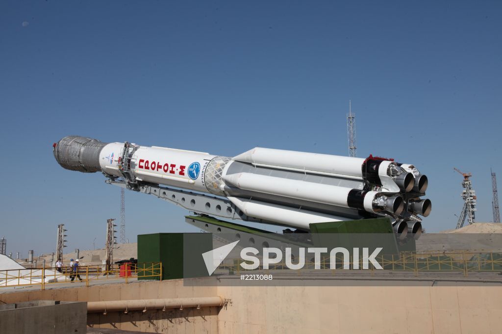 Protom-M rocket falls after launch from Baikonur Cosmodrome