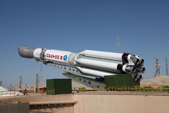 Protom-M rocket falls after launch from Baikonur Cosmodrome