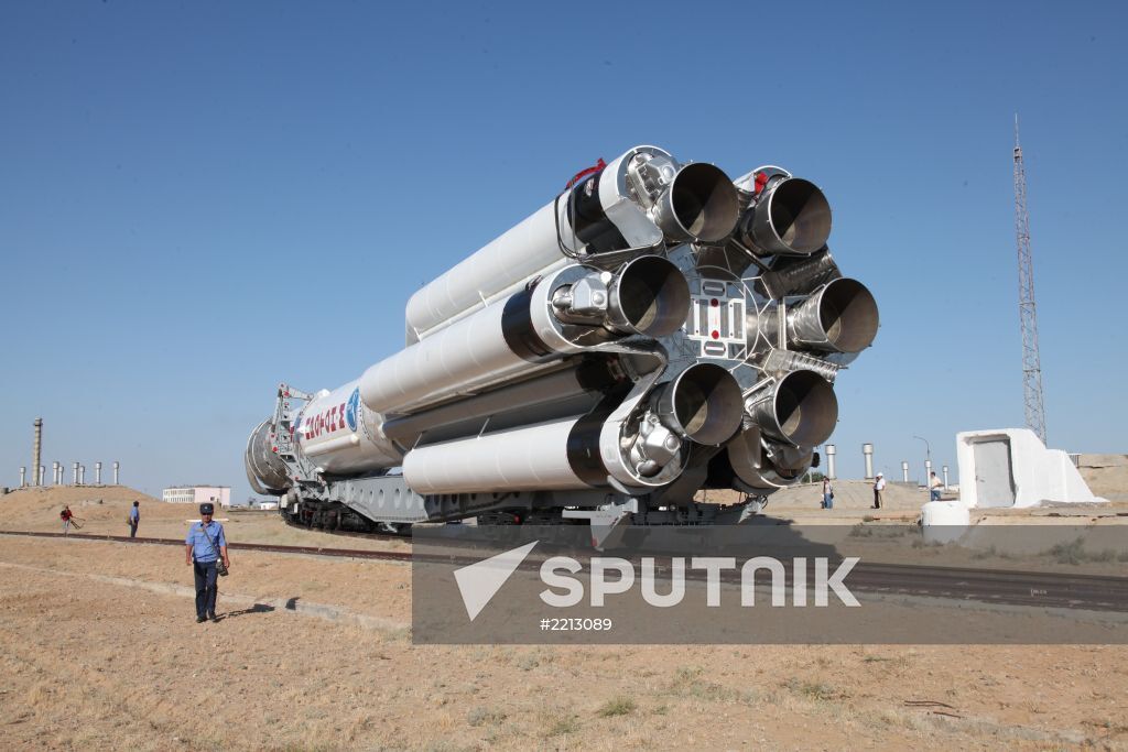 Protom-M rocket falls after launch from Baikonur Cosmodrome