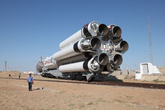 Protom-M rocket falls after launch from Baikonur Cosmodrome