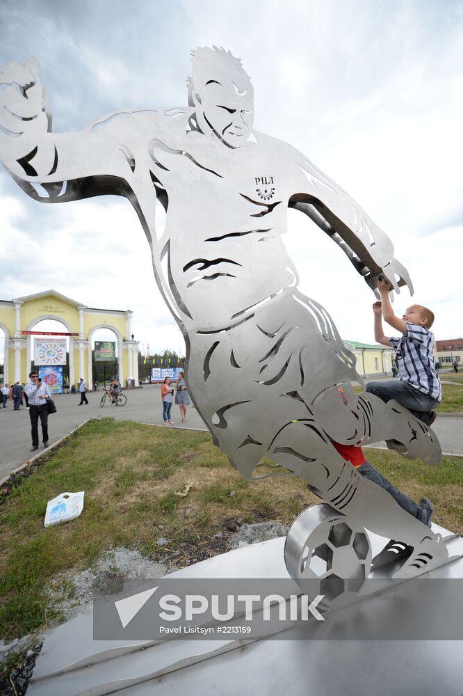 Monument to World Cup 2018 unveiled in Yekaterinburg