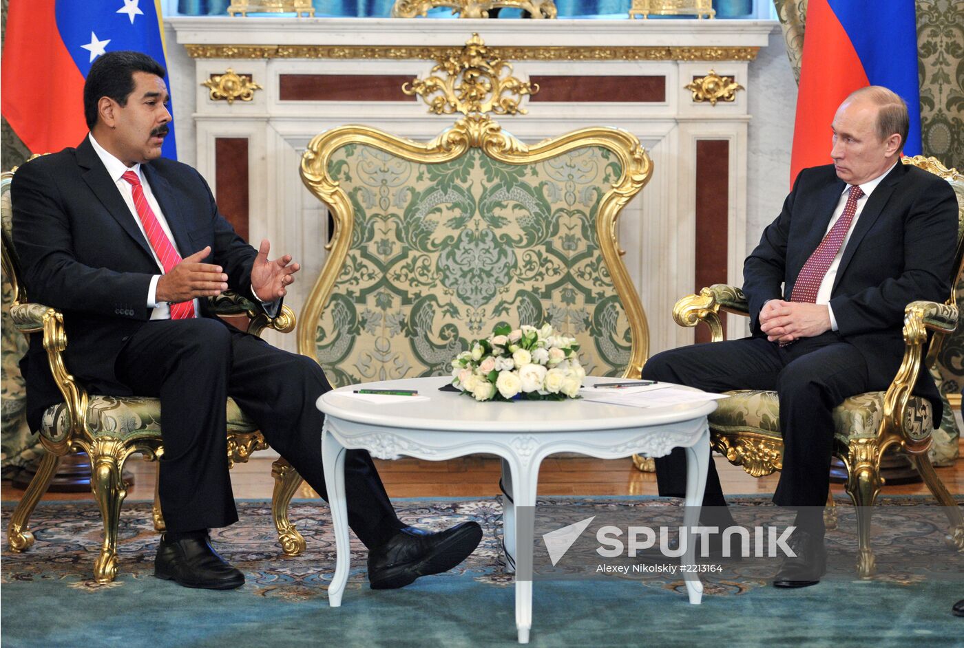 Russian President Vladimir Putin meets with Nicolás Maduro