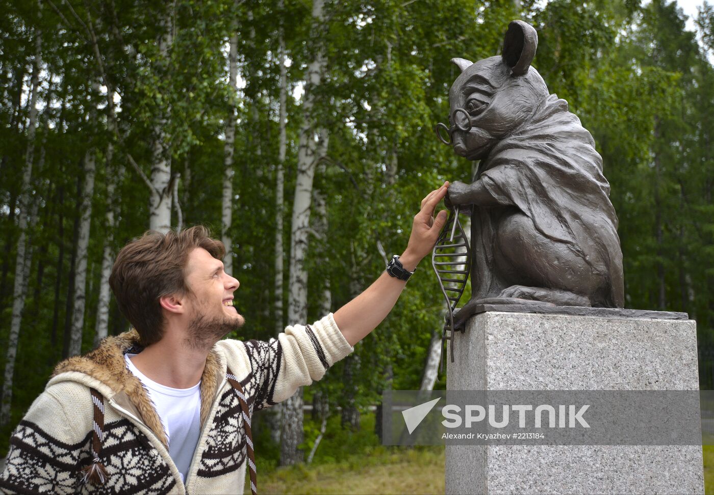 Monument to lab mouse unveiled in Novosibirsk