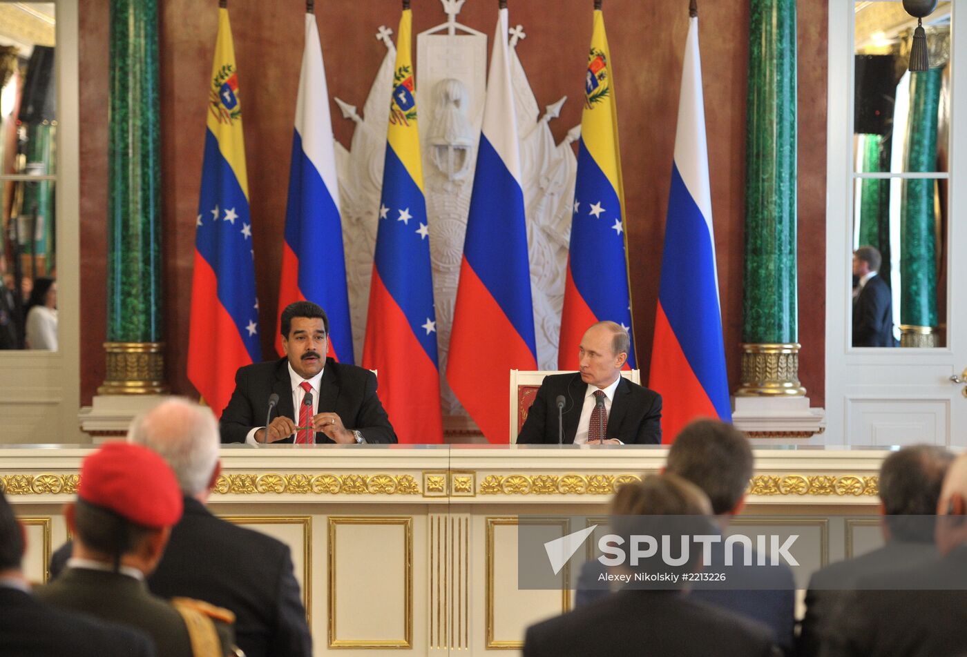 Russian President Vladimir Putin meets with Nicolás Maduro