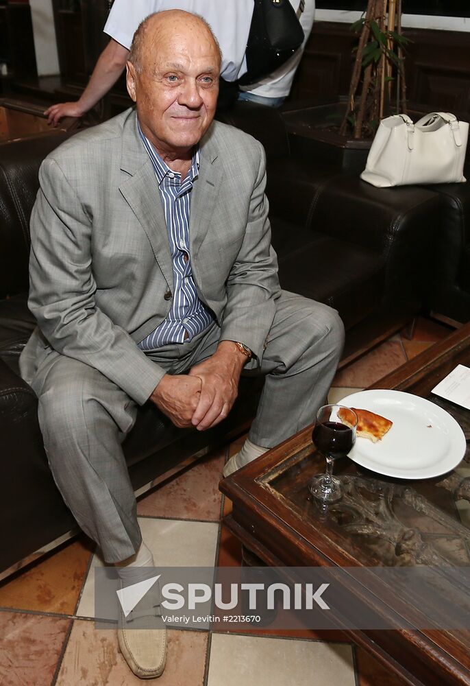 Reception celebrates 15th anniversary of Postscript program