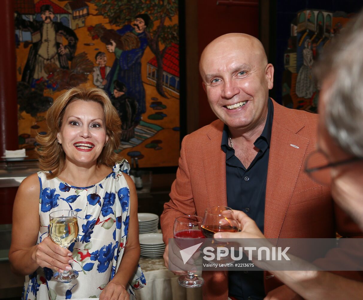 Reception celebrates 15th anniversary of Postscript program