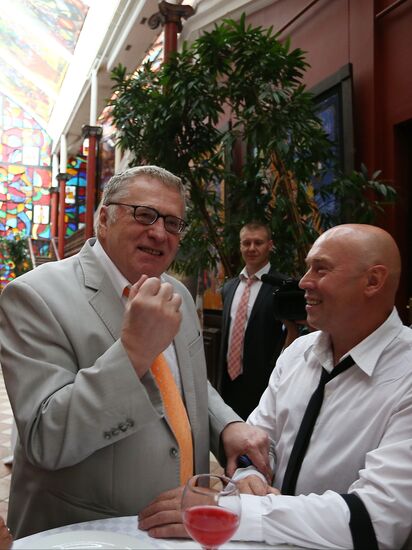 Reception celebrates 15th anniversary of Postscript program