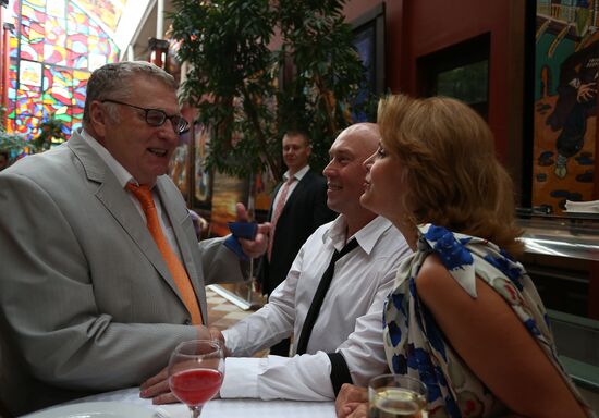 Reception celebrates 15th anniversary of Postscript program