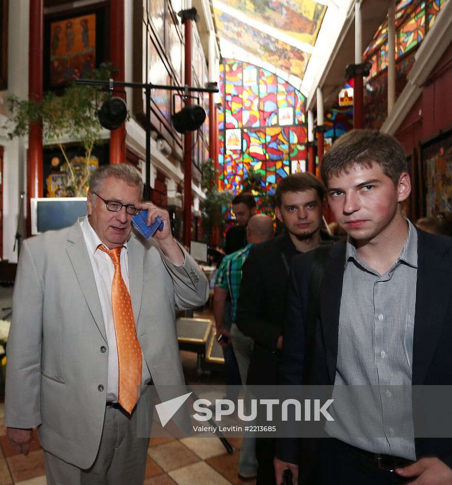 Reception celebrates 15th anniversary of Postscript program