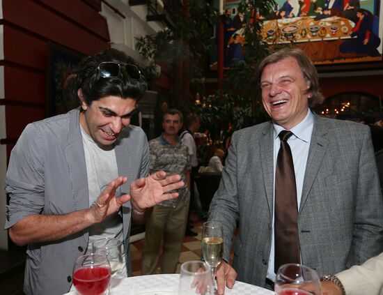 Reception celebrates 15th anniversary of Postscript program