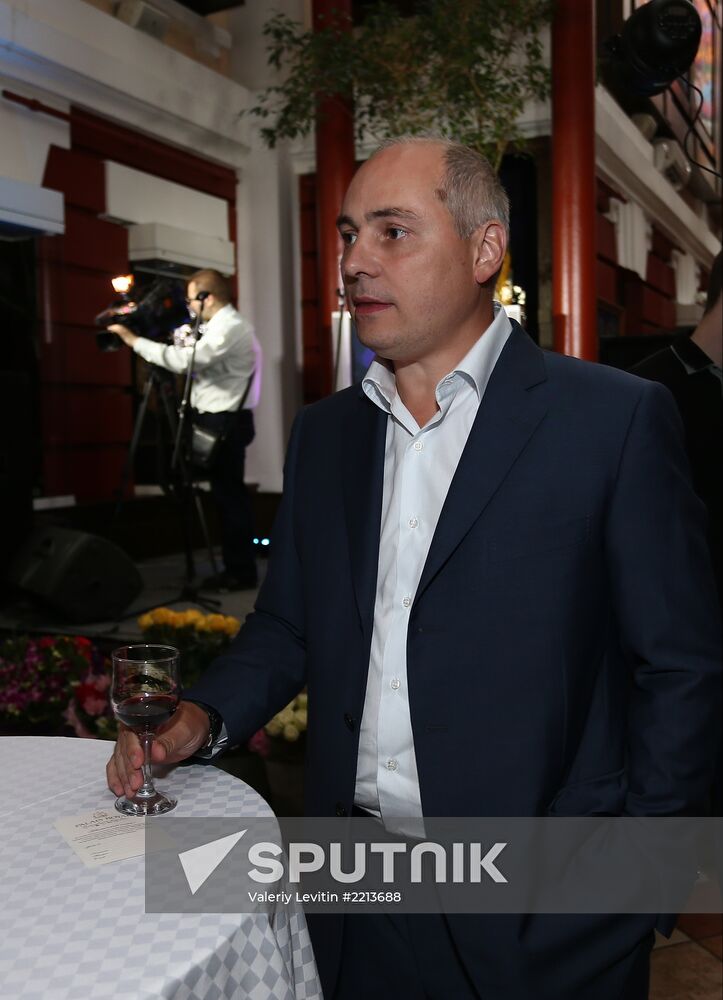 Reception celebrates 15th anniversary of Postscript program