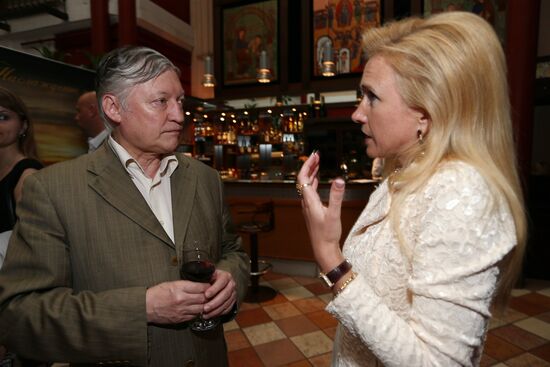 Reception celebrates 15th anniversary of Postscript program