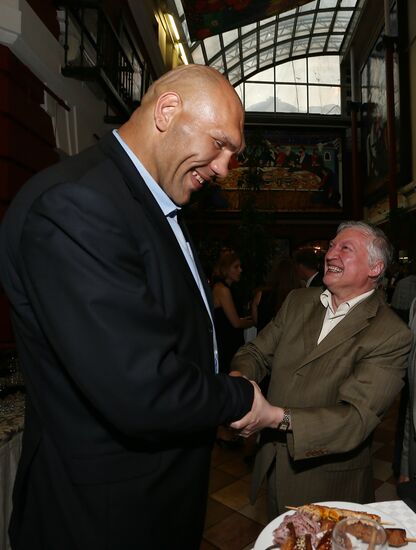 Reception celebrates 15th anniversary of Postscript program