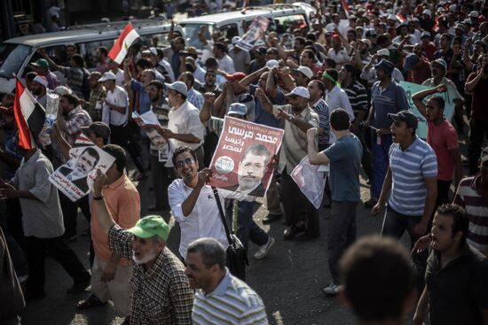 President Mohammed Morsi supporters rally in Cairo