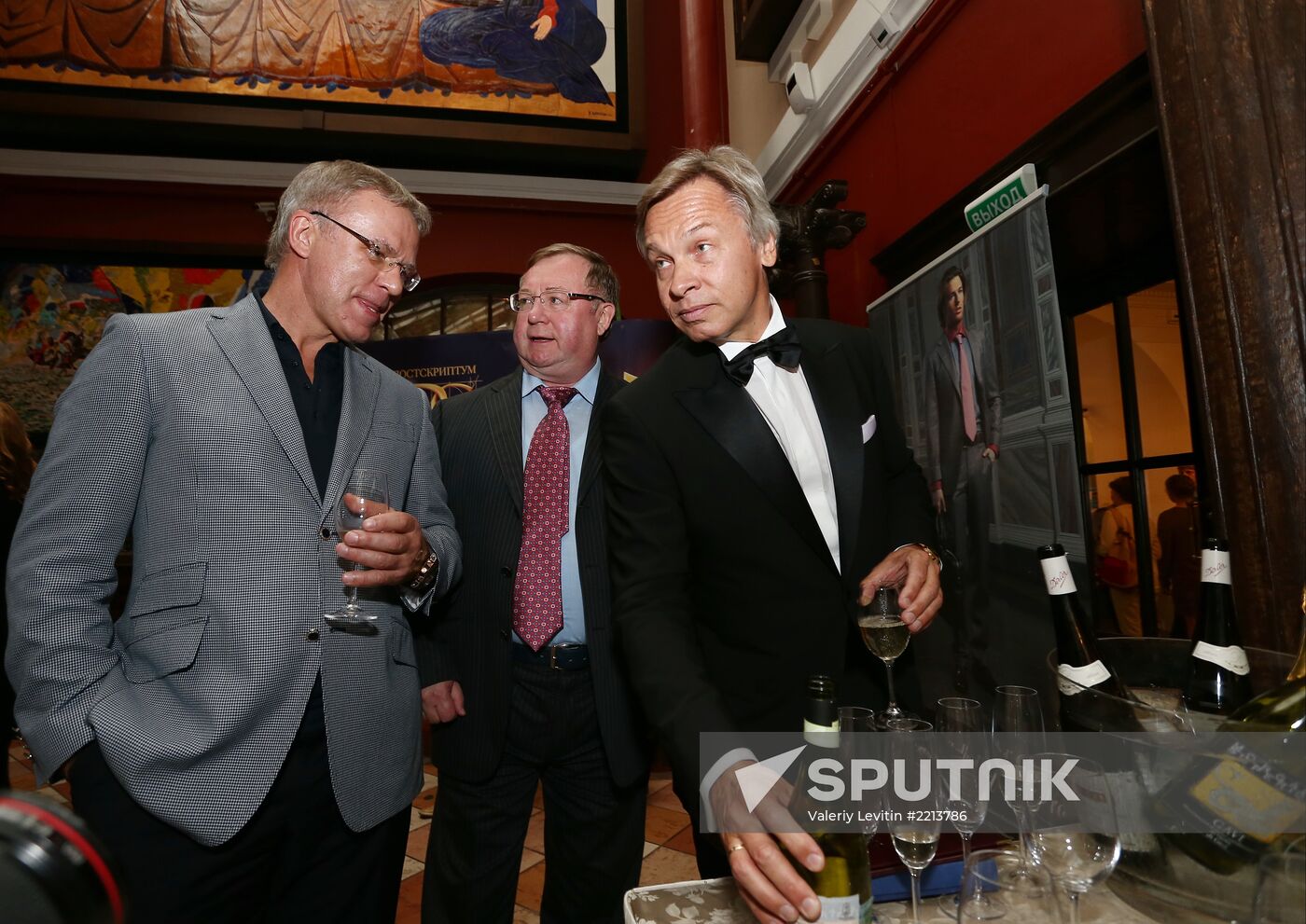 Reception celebrates 15th anniversary of Postscript program