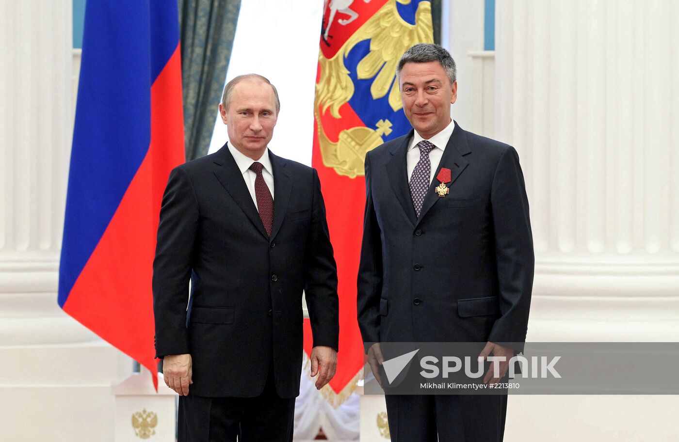 Vladimir Putin presents state awards