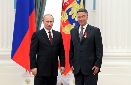 Vladimir Putin presents state awards