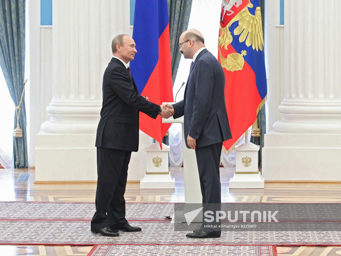 Vladimir Putin presents state awards