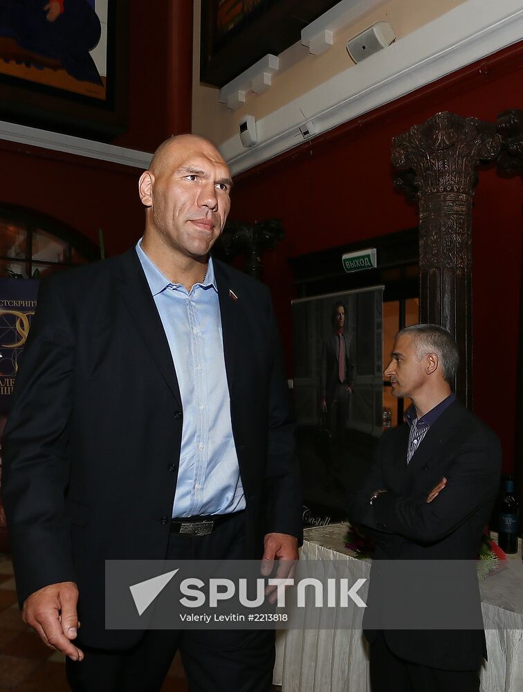 Reception celebrates 15th anniversary of Postscript program