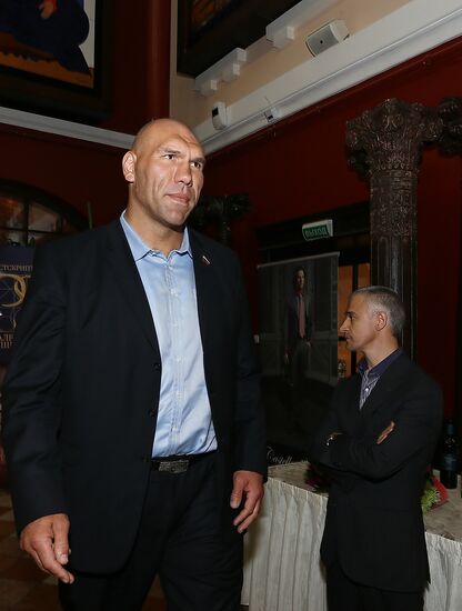 Reception celebrates 15th anniversary of Postscript program